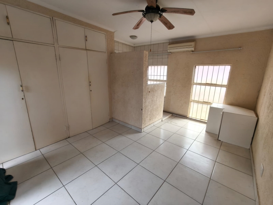 5 Bedroom Property for Sale in Safari Gardens North West